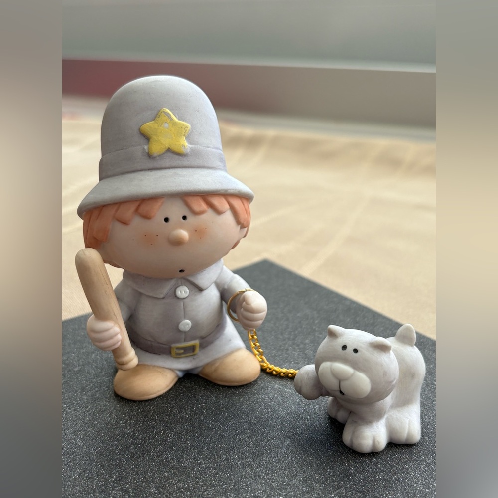 Vintage Bumpkins figurine, Police officer with cat